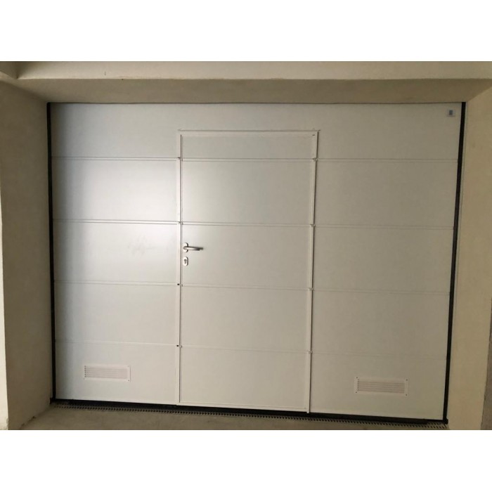 Ben Malta Ltd Insulated overhead sectional garage door